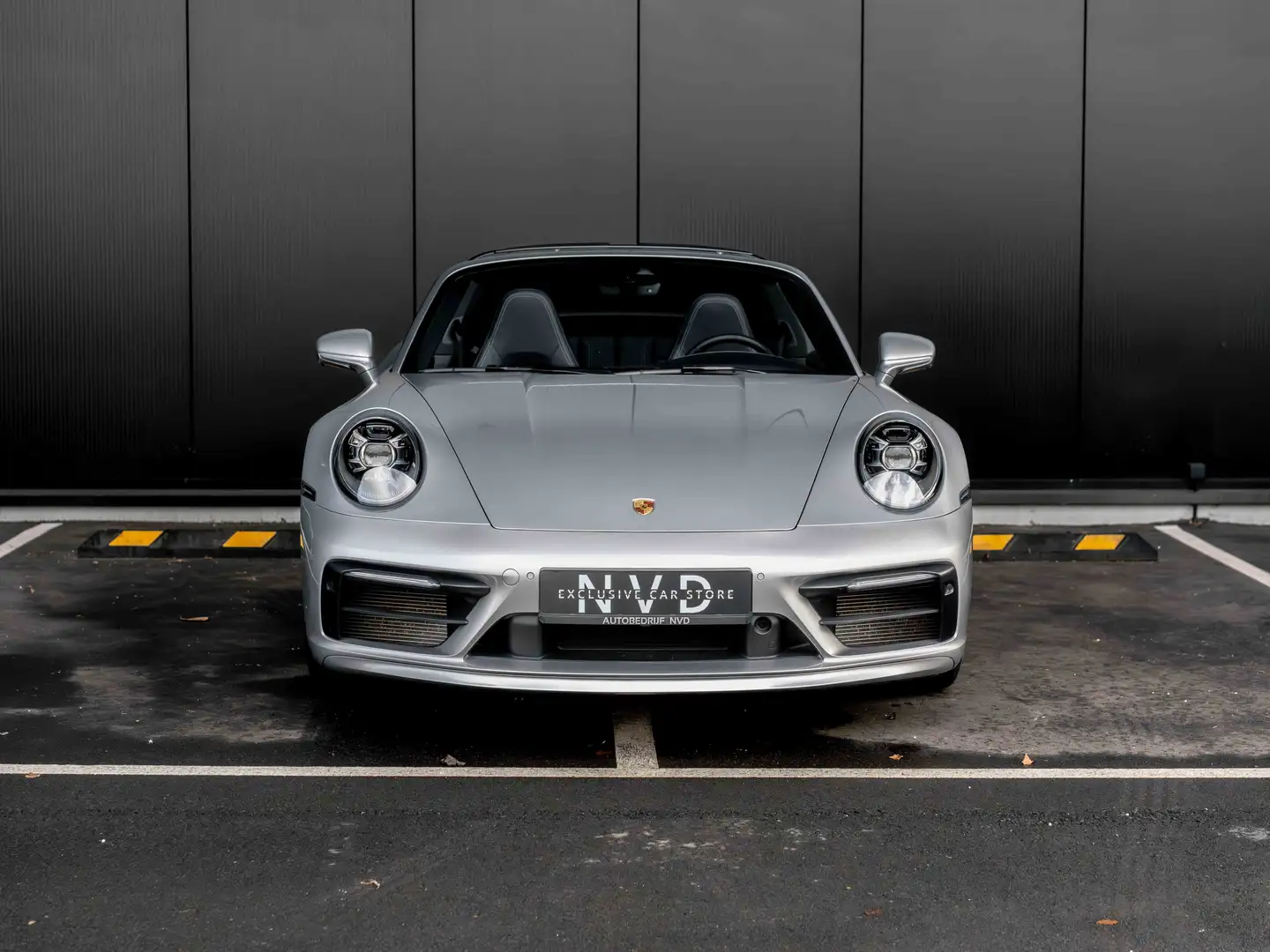 Porsche 992 Targa 4S | Sportdesign | Matrix | Bose | Nightview Zilver - 2
