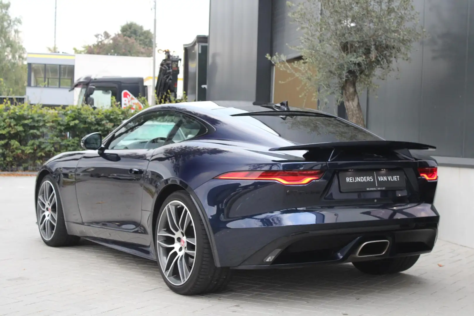 Jaguar F-Type P300 RWD R-Dynamic | Facelift | Aero Pack | Pan.Da Blauw - 2