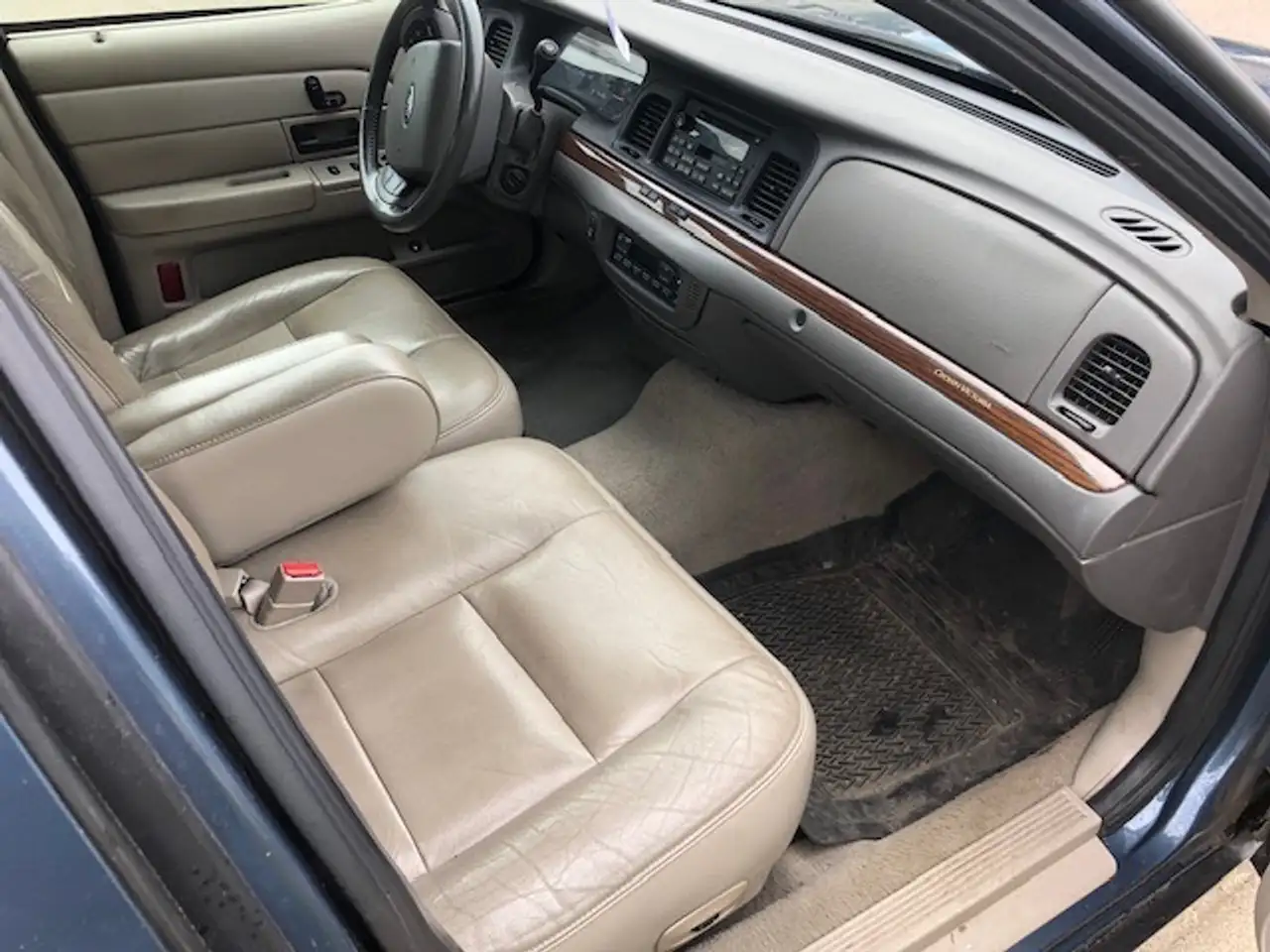 Ford Crown Victoria снимка Ford Crown Victoria