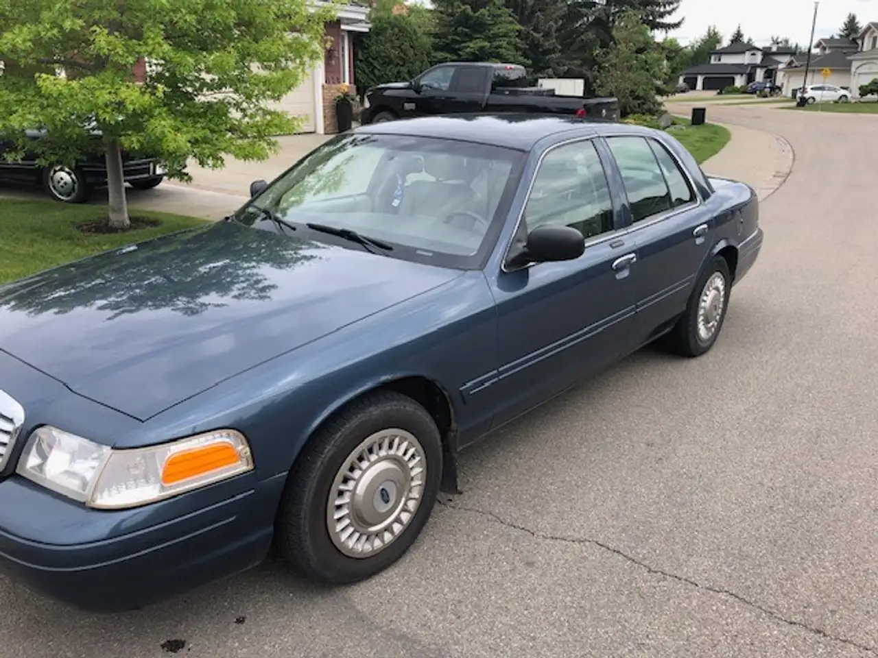 Ford Crown Victoria снимка Ford Crown Victoria