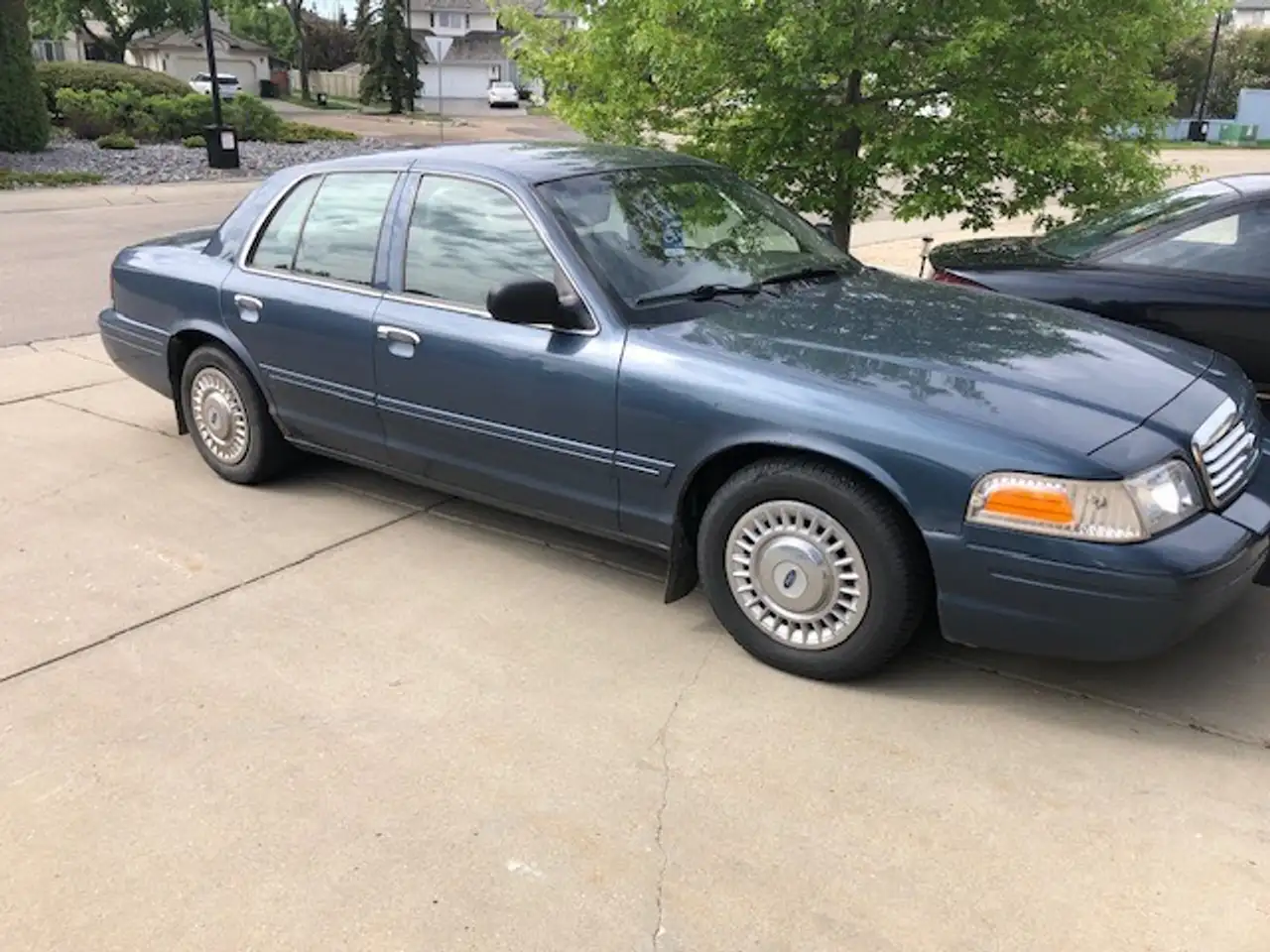 Ford Crown Victoria снимка Ford Crown Victoria