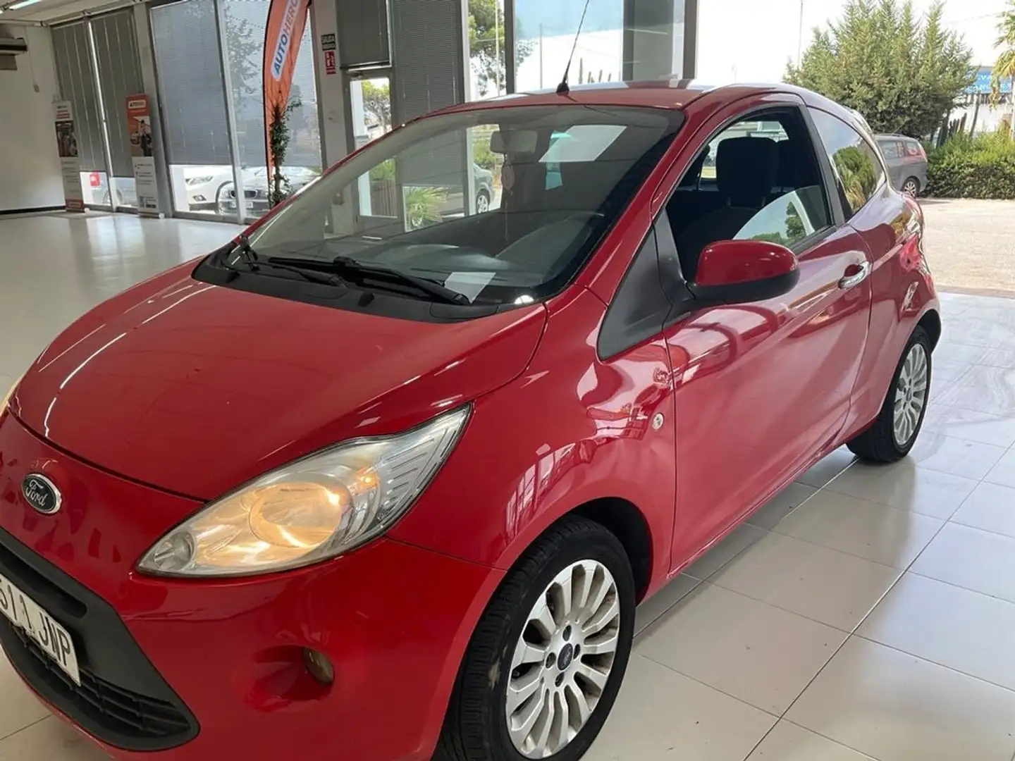 Ford Ka/Ka+ Titanium+ 1.2 Duratec Auto-Start-Stop Rojo - 2