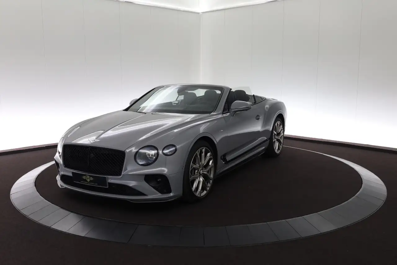 Bentley Continental GTC 2024 — фото 10