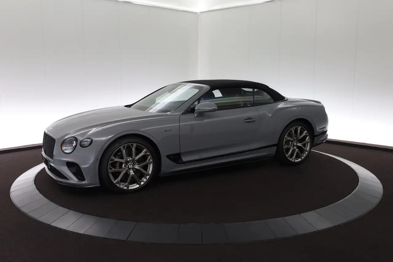 Bentley Continental GTC 2024