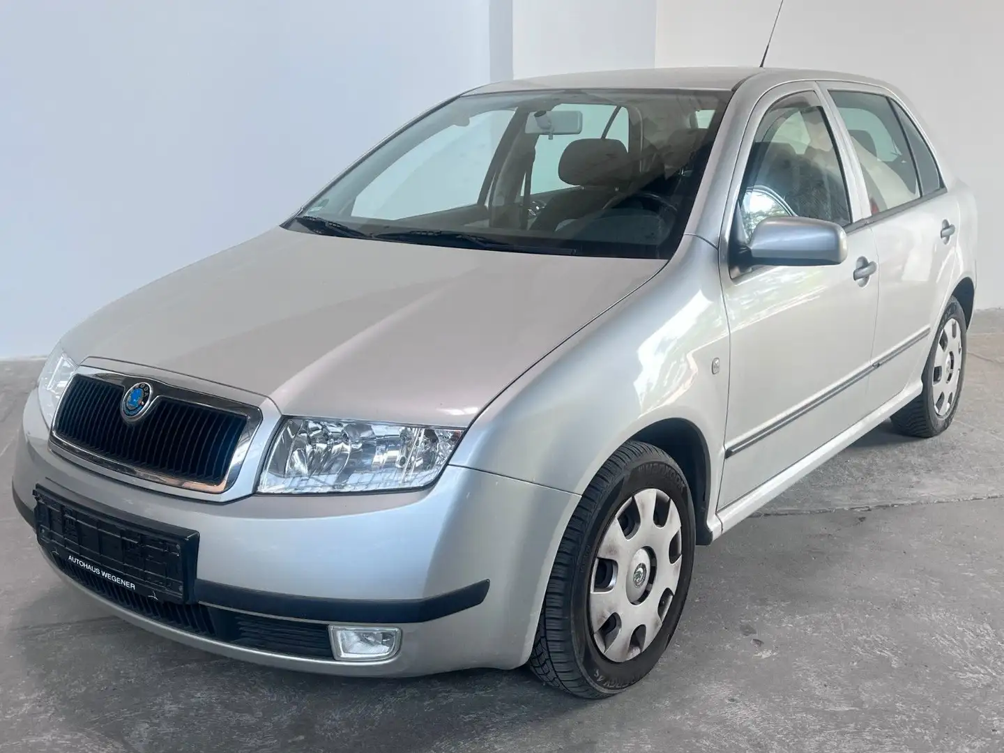 Skoda Fabia 1.2 Comfort Grau - 1