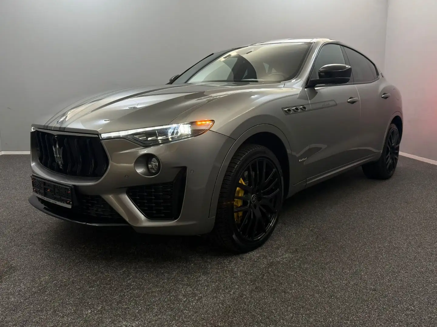 Maserati Levante Gransport 3.0D LUFT*HARMAN&KARDON*PANO Grau - 1