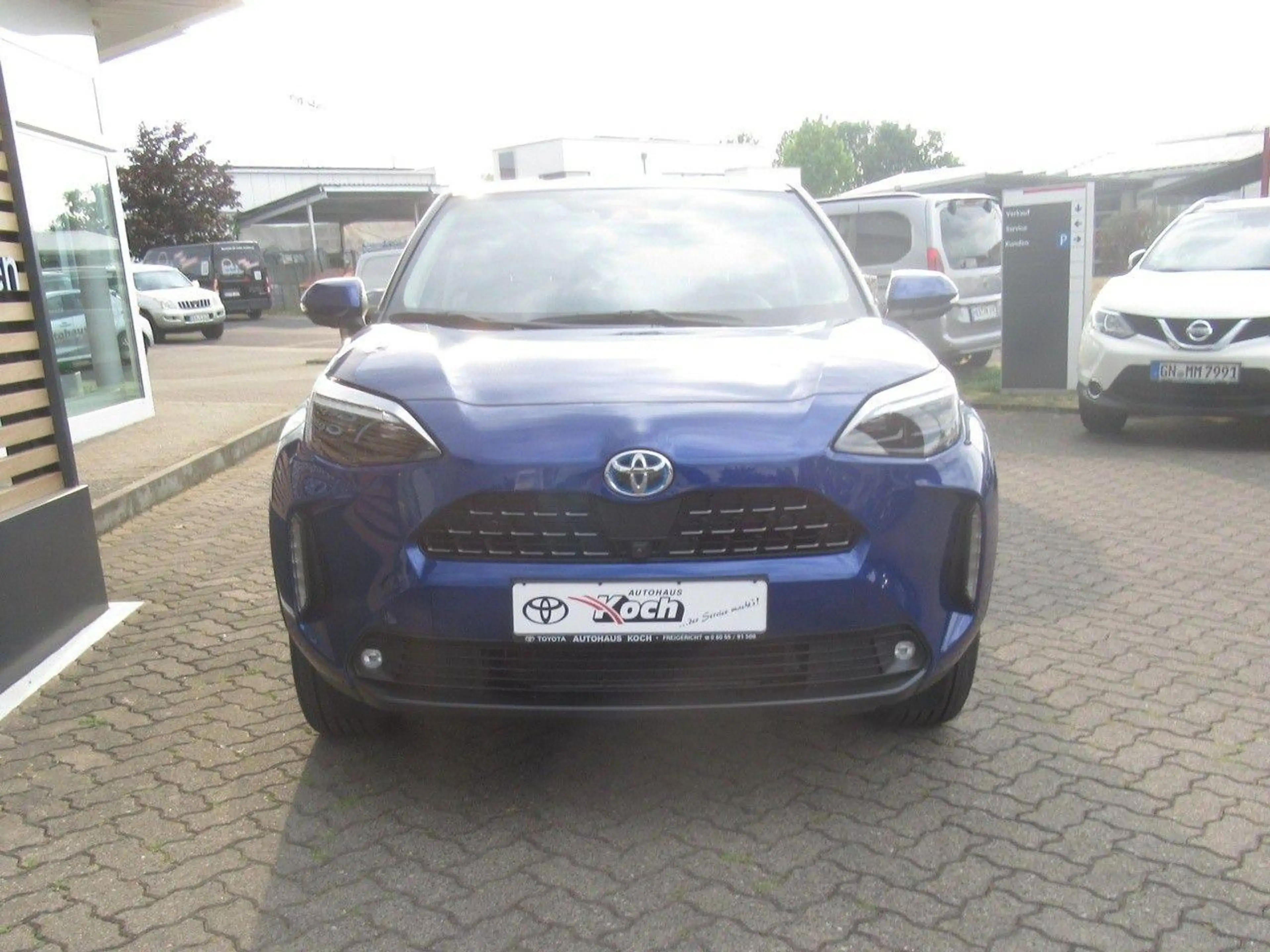Toyota Yaris Cross Hybrid · Elegant · 116 PS · 360°-Kamera · Mat — photo 2