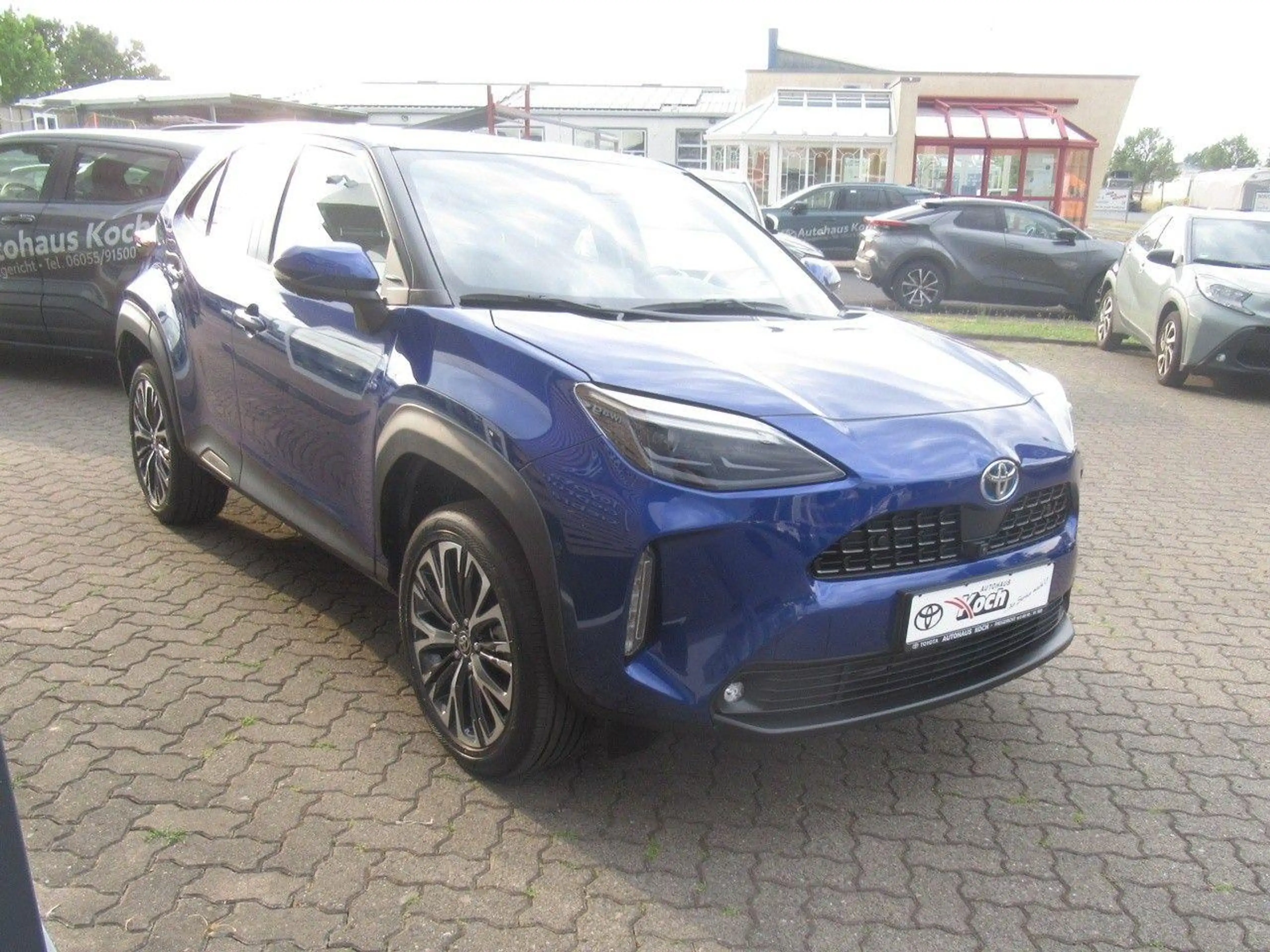Toyota Yaris Cross Hybrid · Elegant · 116 PS · 360°-Kamera · Mat — photo 3