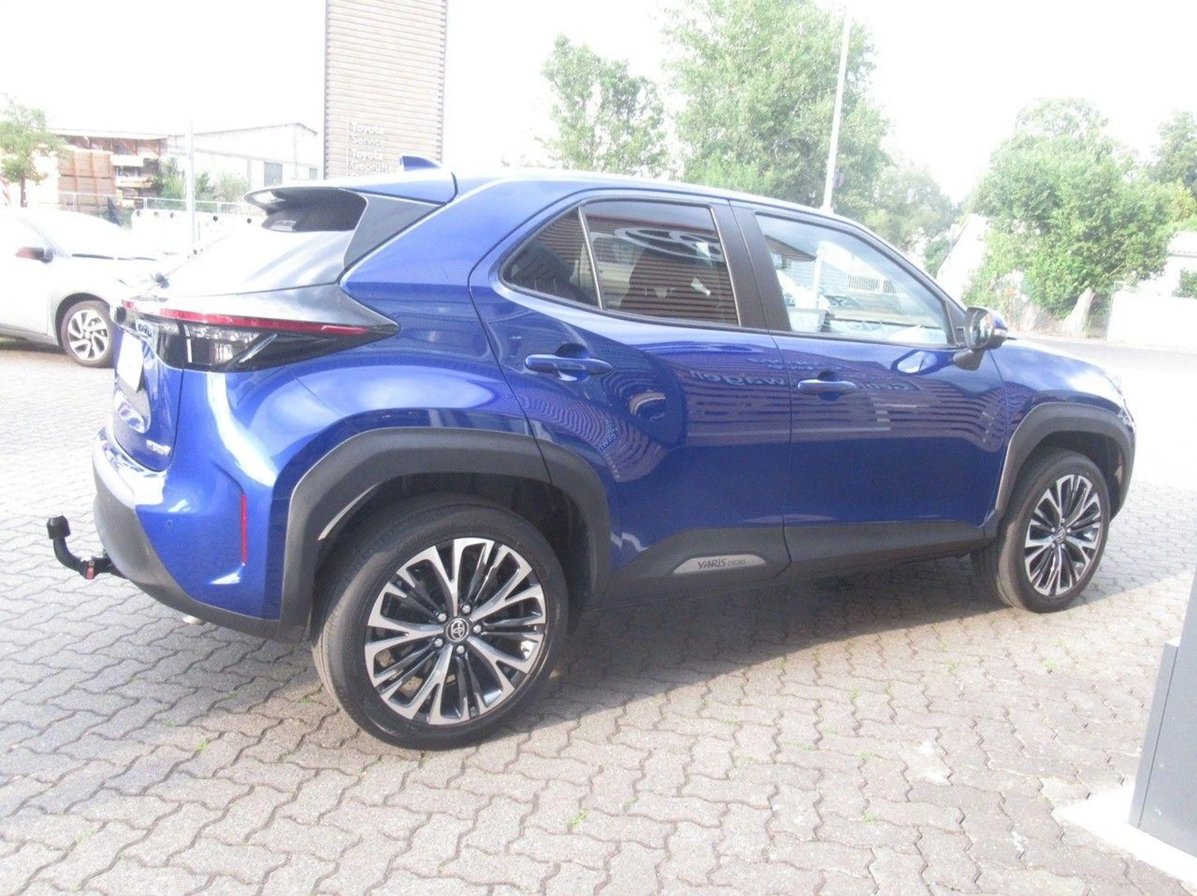 Toyota Yaris Cross Hybrid · Elegant · 116 PS · 360°-Kamera · Mat — photo 4