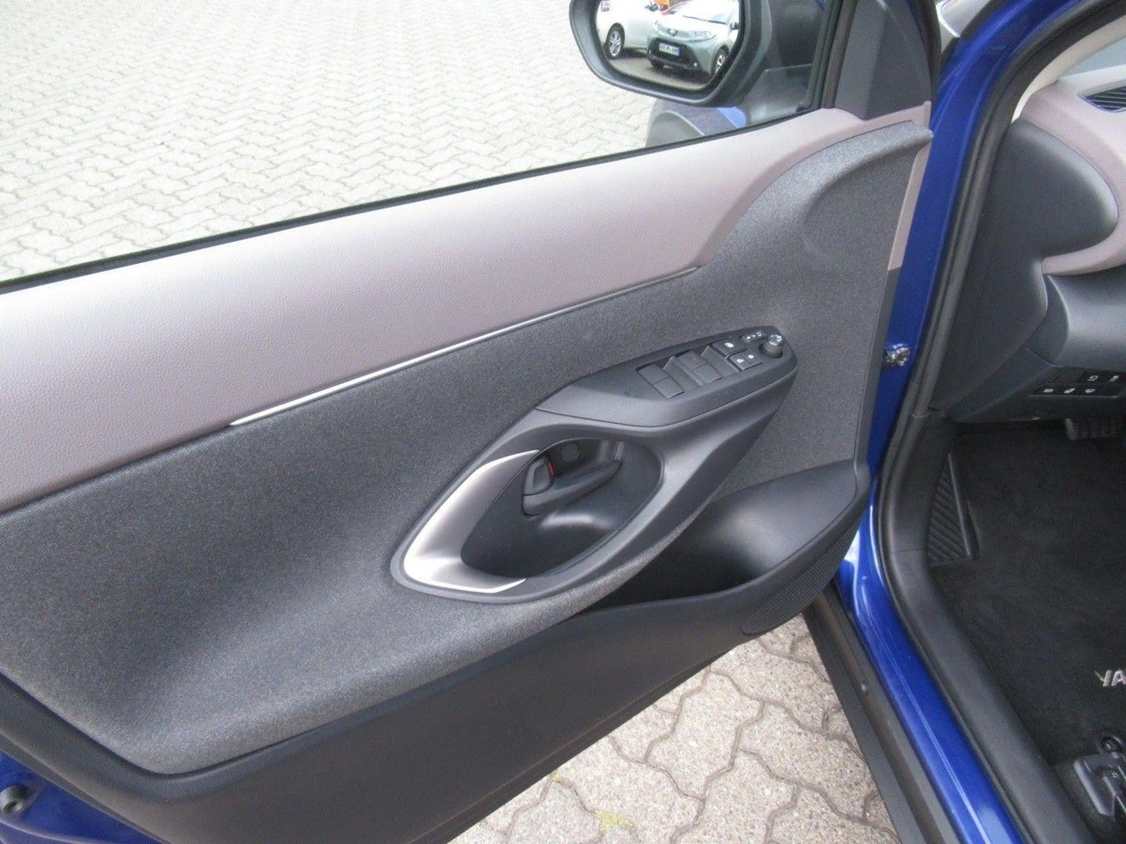Toyota Yaris Cross Hybrid · Elegant · 116 PS · 360°-Kamera · Mat — photo 14