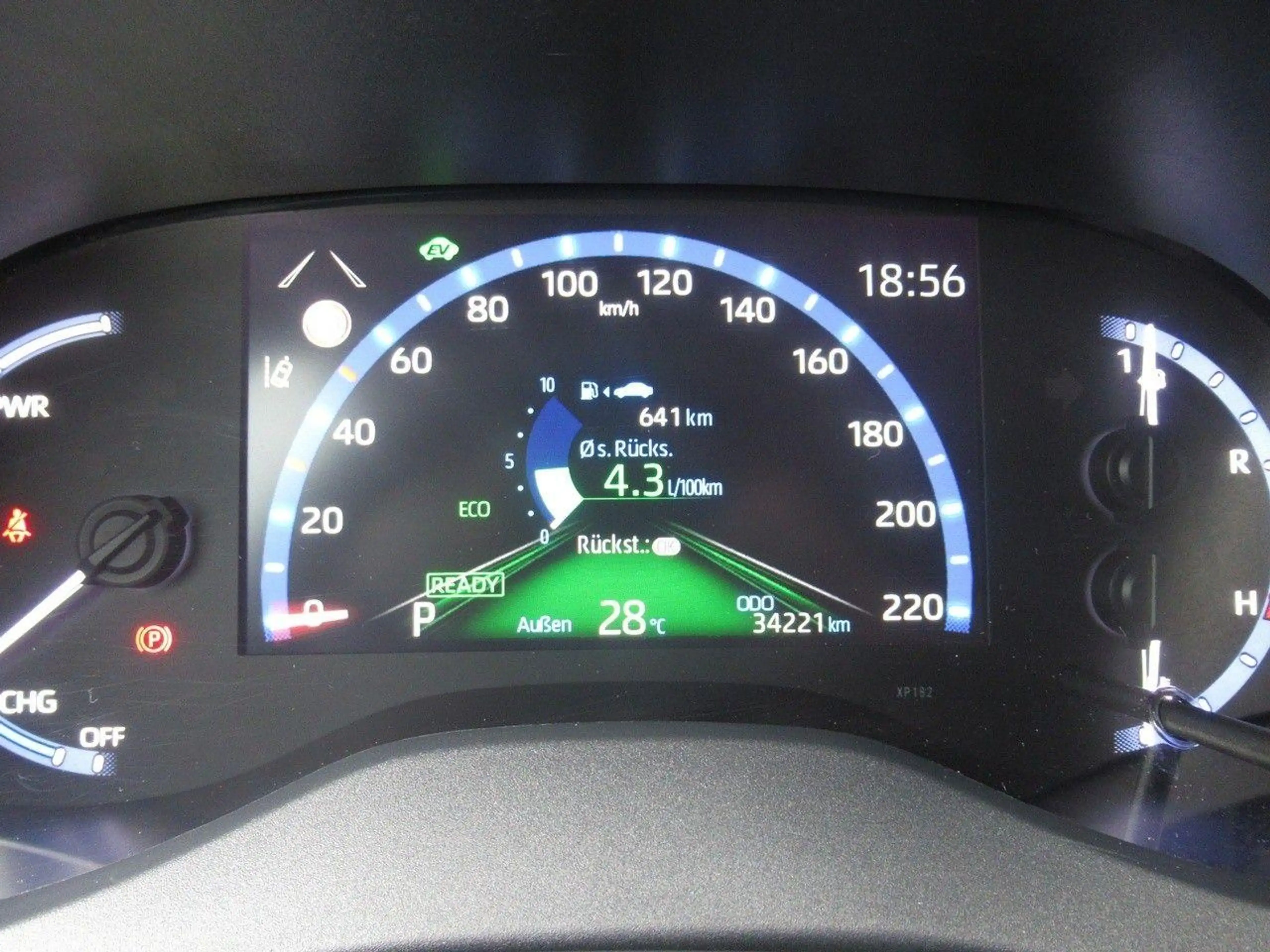 Toyota Yaris Cross Hybrid · Elegant · 116 PS · 360°-Kamera · Mat — photo 13