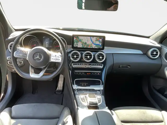 Mercedes-Benz C-Class view 9