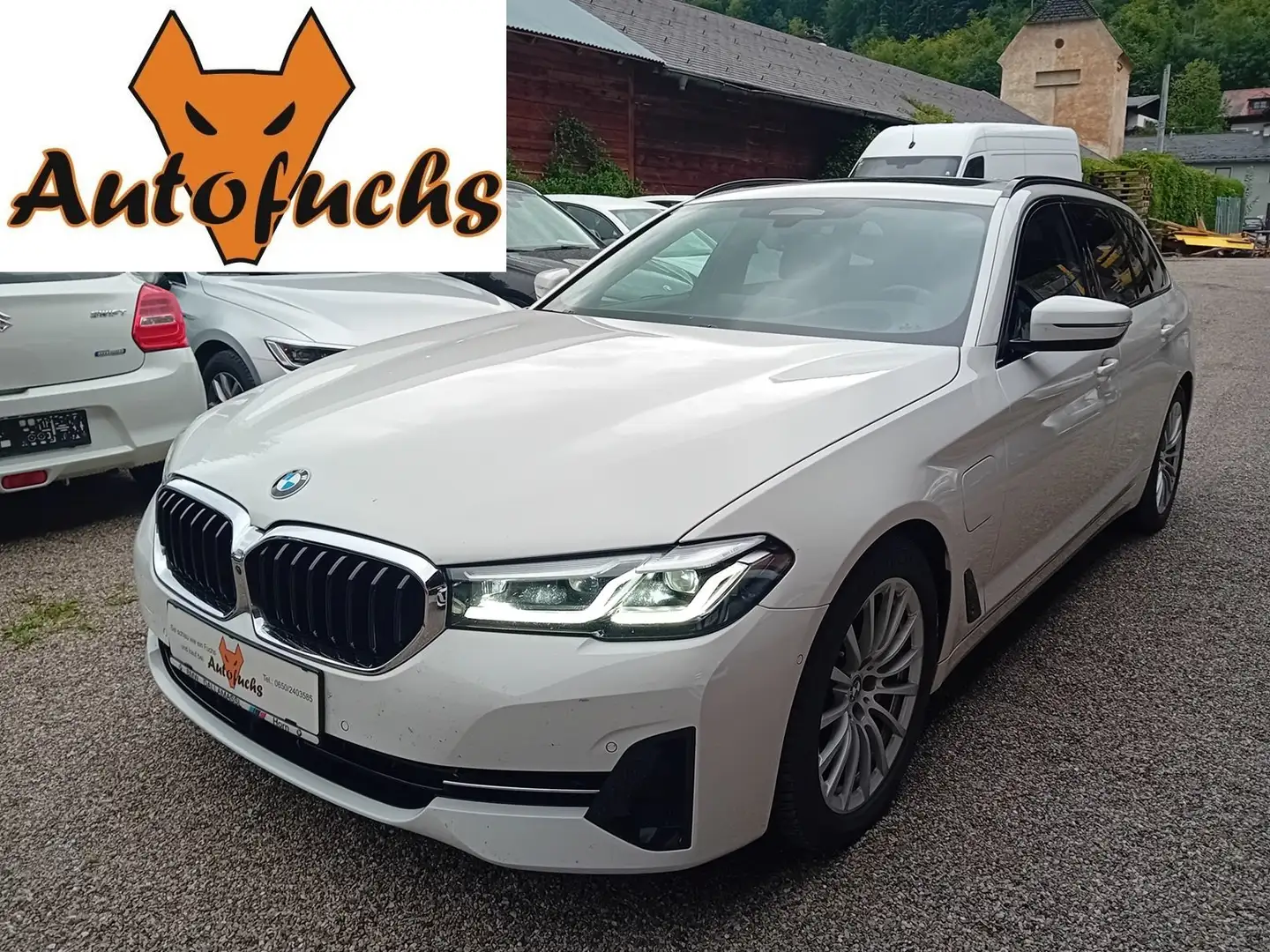 BMW 520 520e Touring Aut. *Panorama, ACC, AHK, Leder,...* Weiß - 1