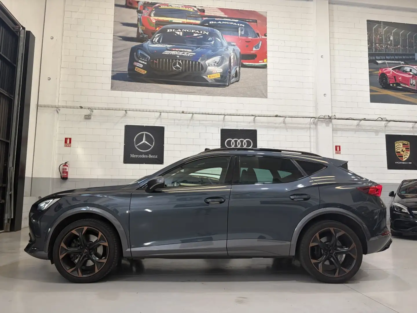CUPRA Formentor 2.0 TSI 310 VZ DSG 4Drive Gris - 1