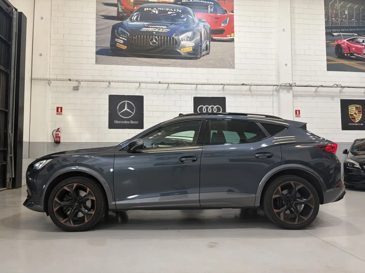 CUPRA Formentor 2.0 TSI 310 VZ DSG 4Drive Gris - 2