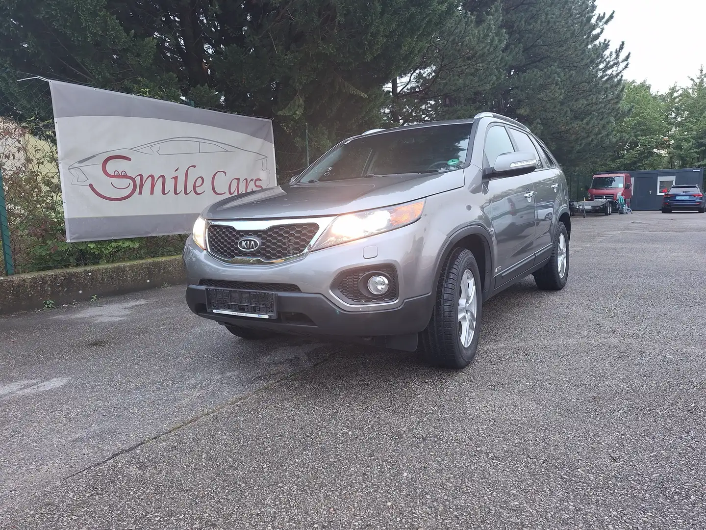 Kia Sorento Sorento 2,2 CRDi Active Pro DPF 4WD Aut. Grau - 2