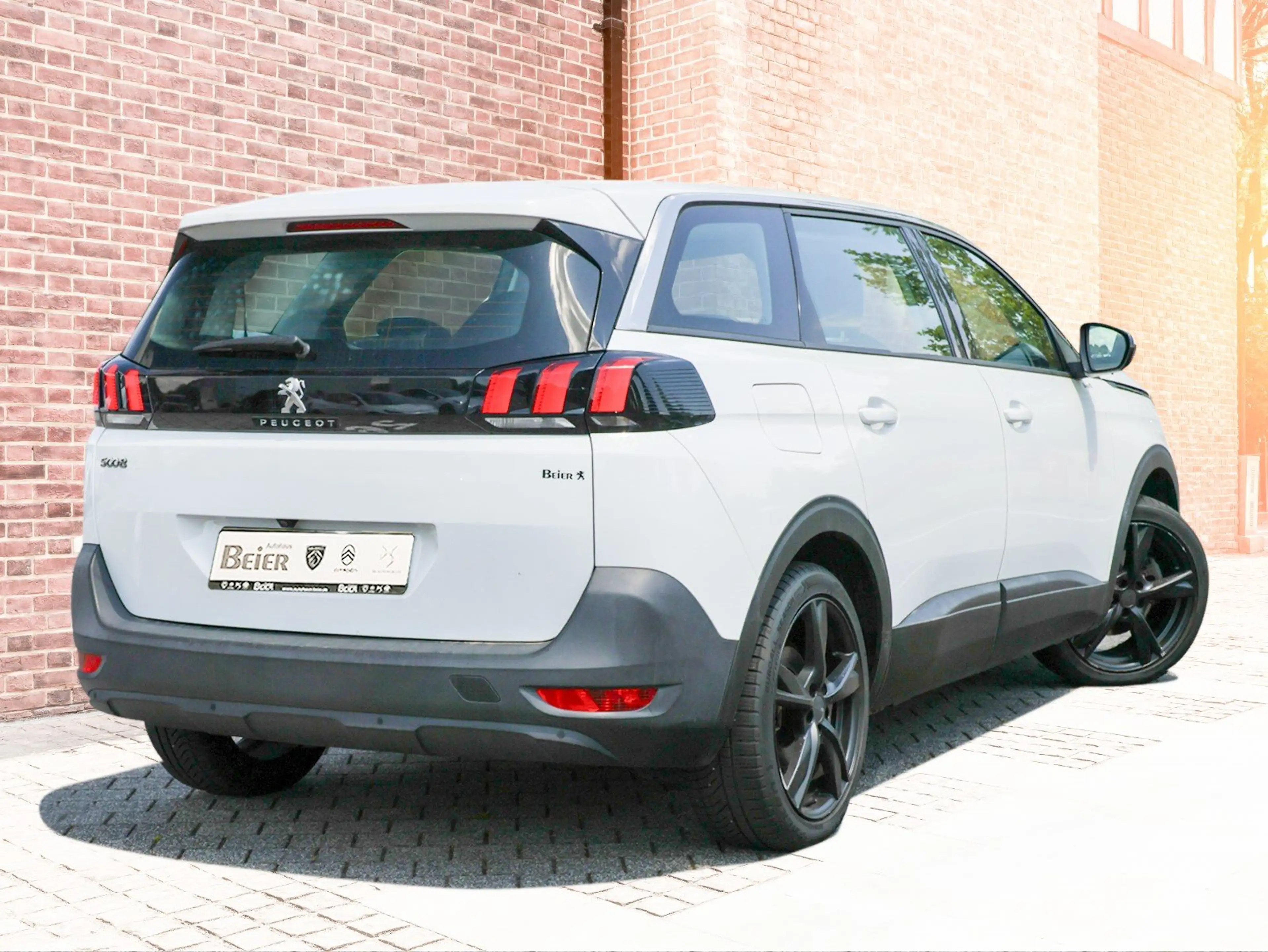Peugeot 5008 Active — photo 4