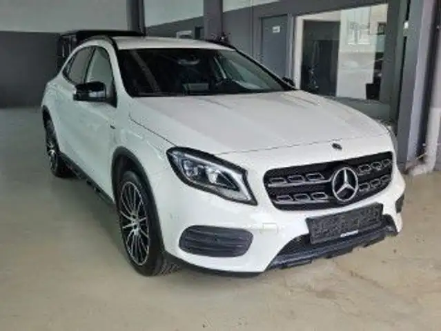 Mercedes-Benz GLA 220 4Matic Night Edition +AMG-Line+LED+NAVI