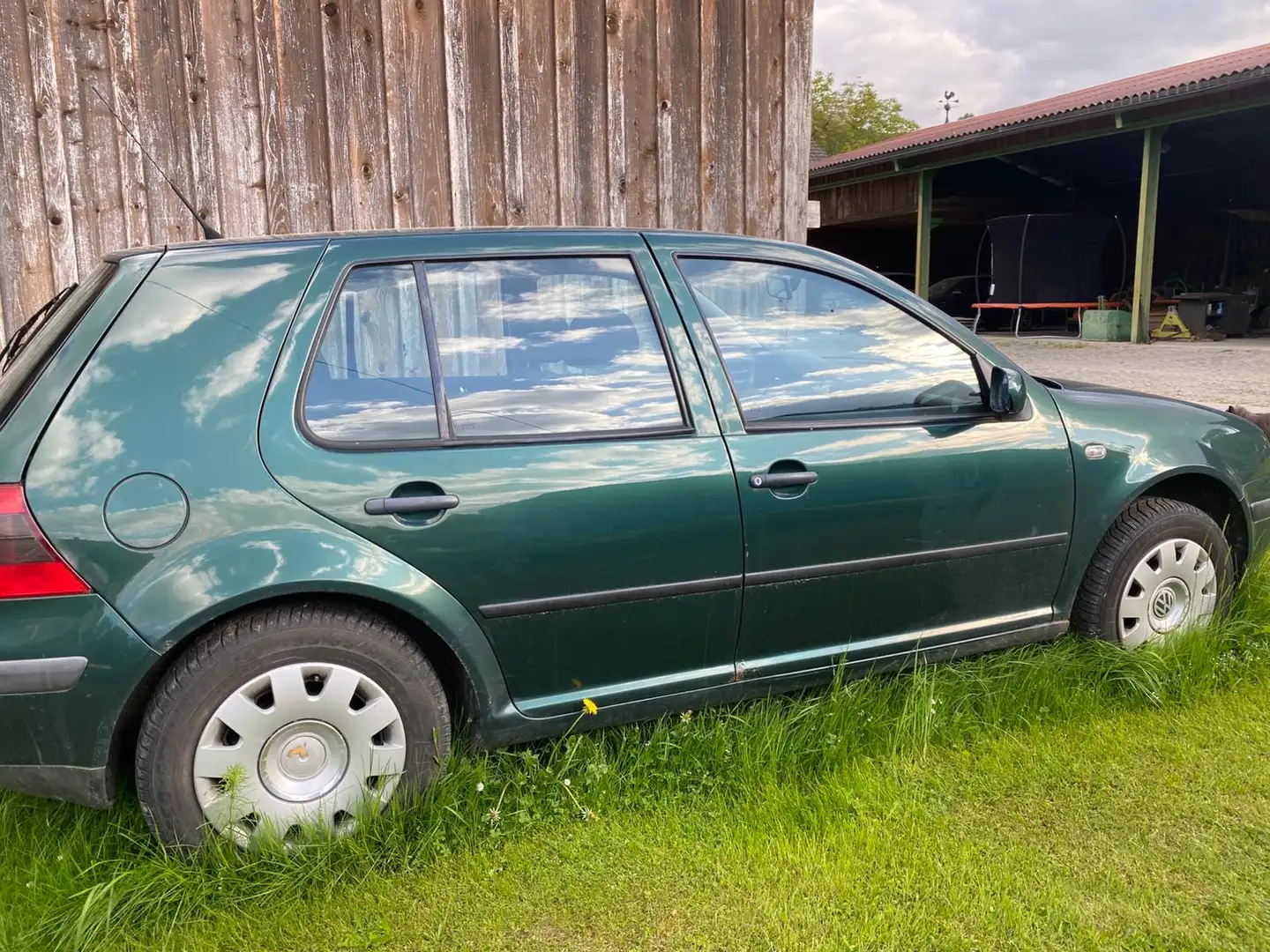 Volkswagen Golf Trendline TDI - 1