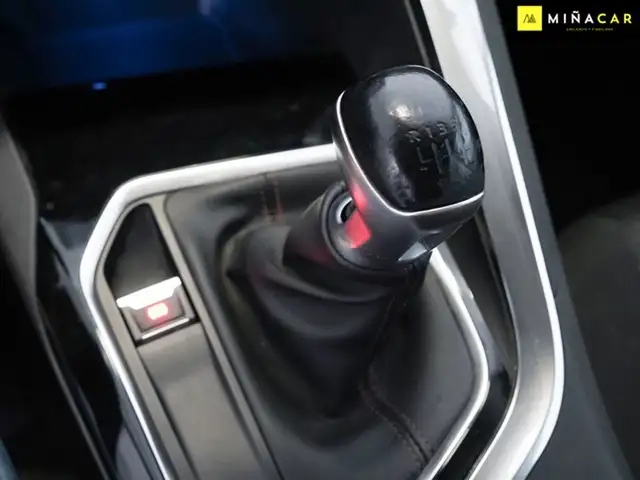 Peugeot 3008 view 8
