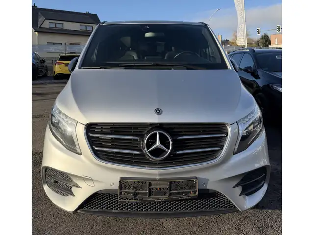 Mercedes-Benz V 250 D AMG LINE 7 SITZE CUIR NAVI 1 HAND