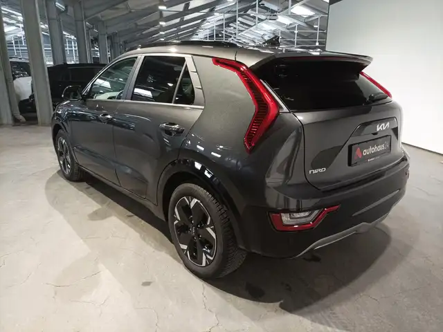 Kia E-Niro view 4