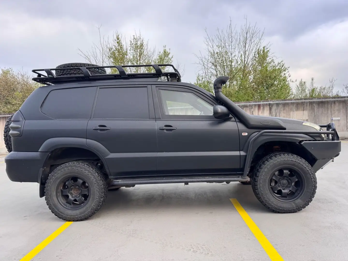 Toyota Land Cruiser 3.0 ARMORED GEPANZERT PANZER BLINDE Zwart - 1