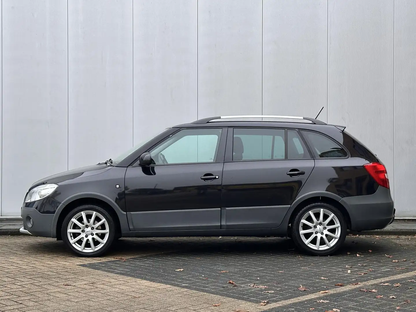 Skoda Fabia Combi 1.2 TSI Scout l Clima l Cruise l Zwart - 2