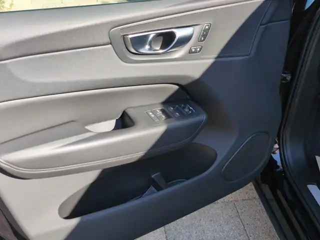 Volvo XC60 view 10