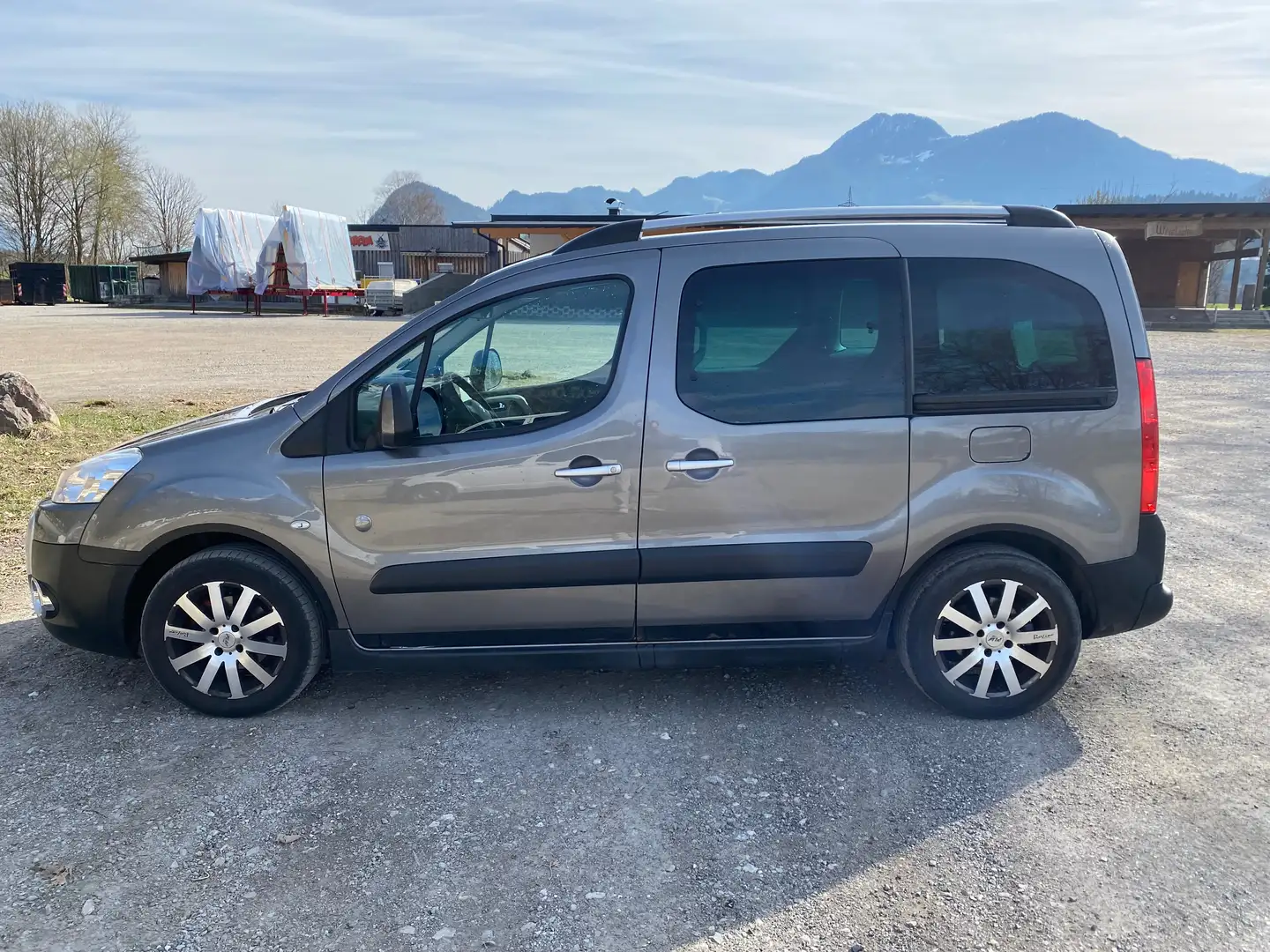 Peugeot Partner Partner Tepee Outdoor 1,6 HDi 115 FAP Outdoor - 1