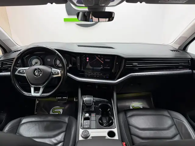 Volkswagen Touareg view 15
