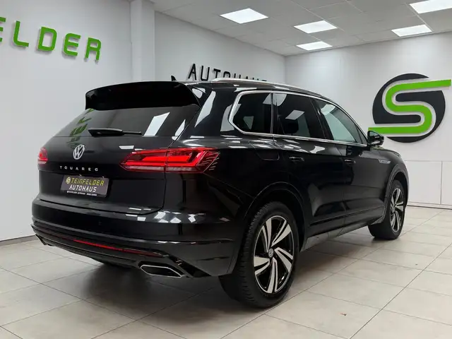 Volkswagen Touareg view 7