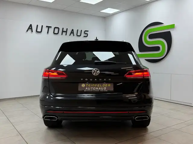 Volkswagen Touareg view 6