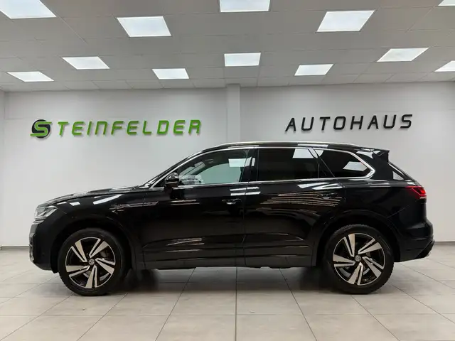 Volkswagen Touareg view 8