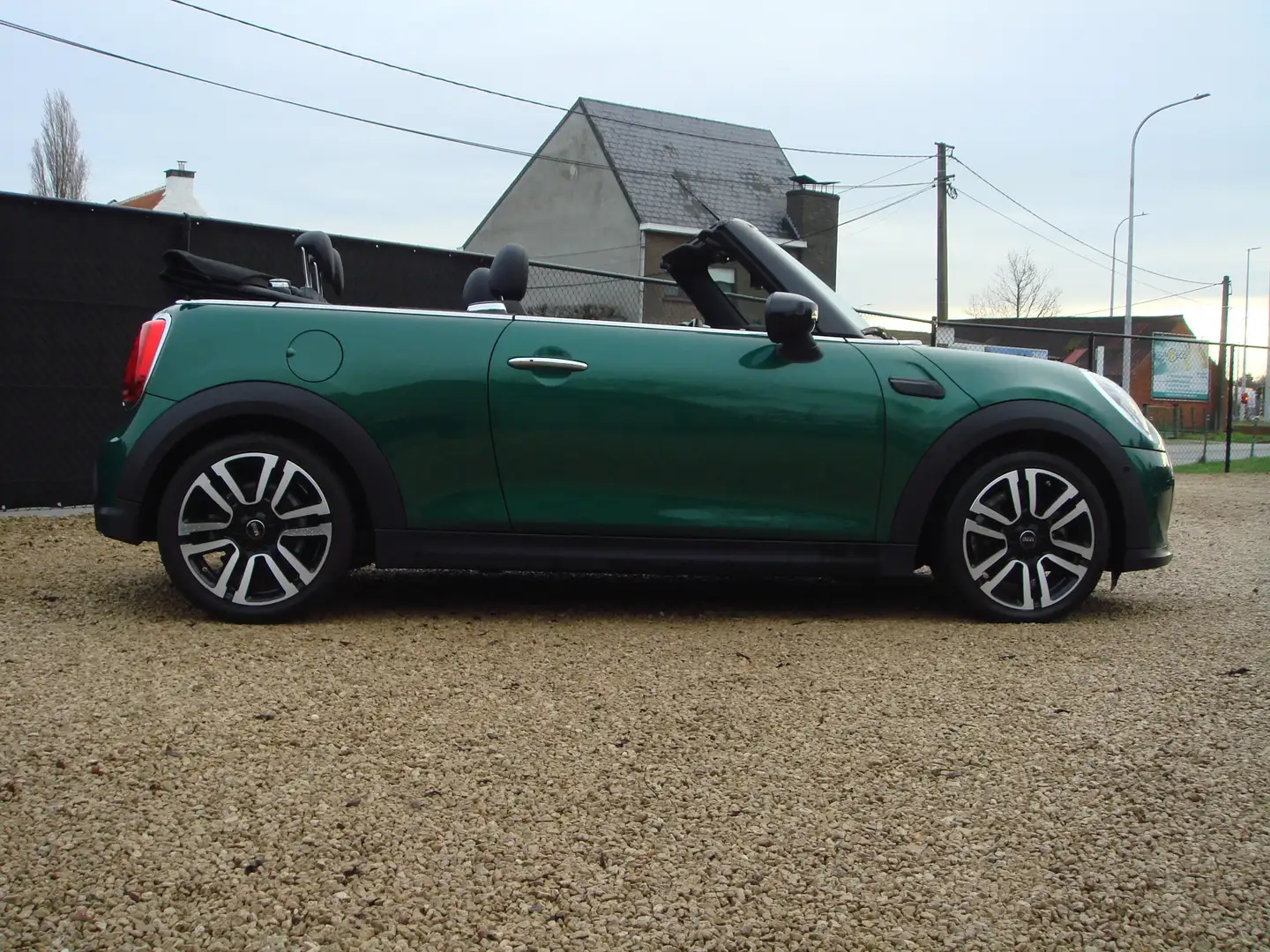 MINI Cooper Cabrio COOPER CABRIO * NAVI * LEDER * CAMERA * KEY LESS * Green - 2