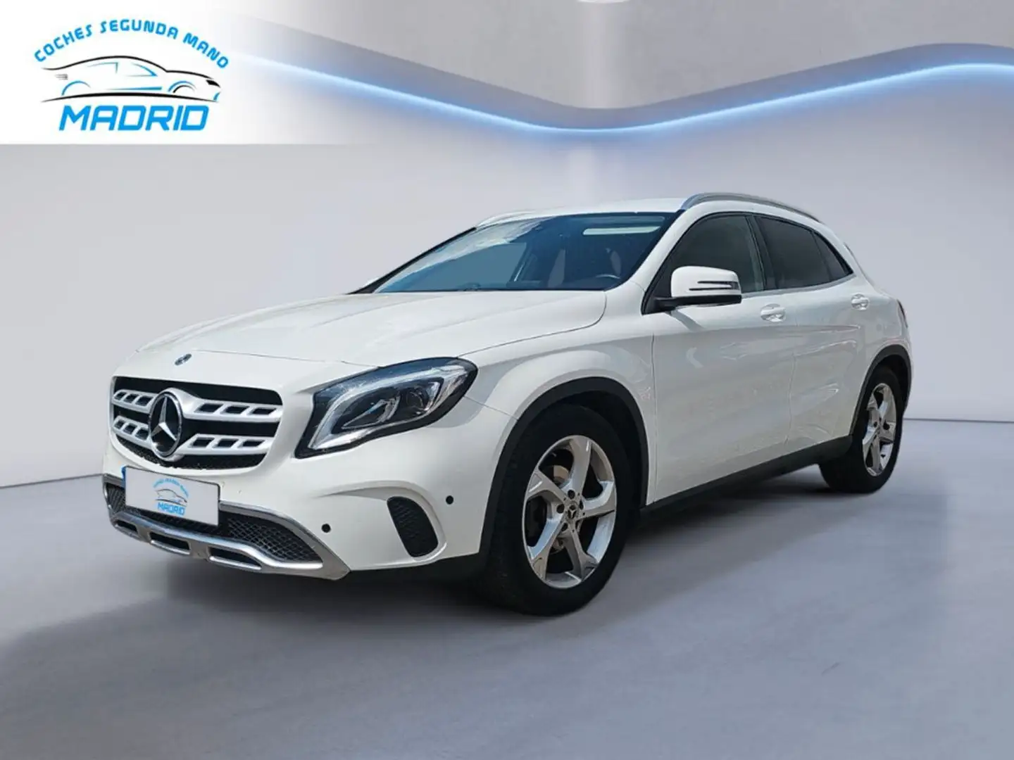 Mercedes-Benz GLA 180 (156.942) Blanc - 1