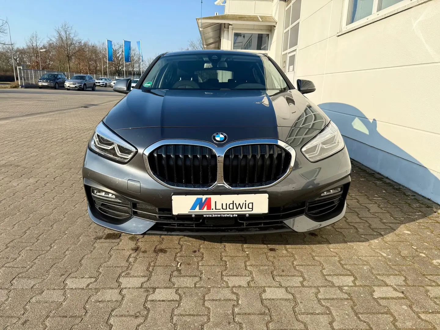 BMW 116 i Advantage DAB LED WLAN Tempomat Klimaaut. Grau - 2