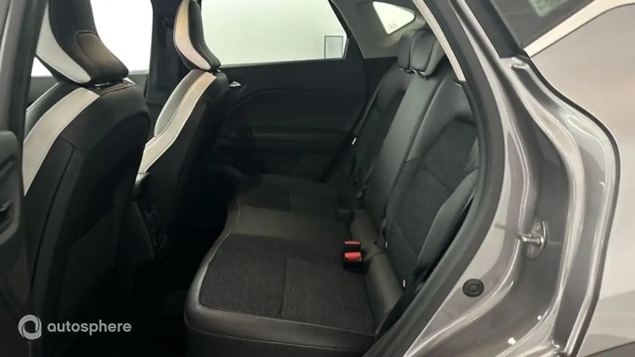 Renault Captur — photo 13