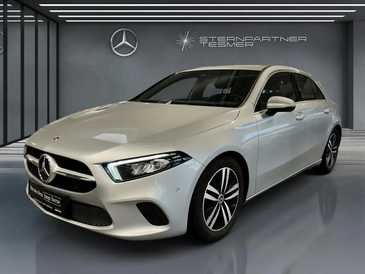 Mercedes-Benz A 200 PROGRESSIVE +SHZ+KAMERA+MBUX+LED+TEMPOMAT Silber - 2
