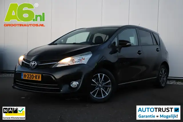 Toyota Verso 1.8 VVT-i Aspiration 7p. 7 Persoons Trekhaak Panor