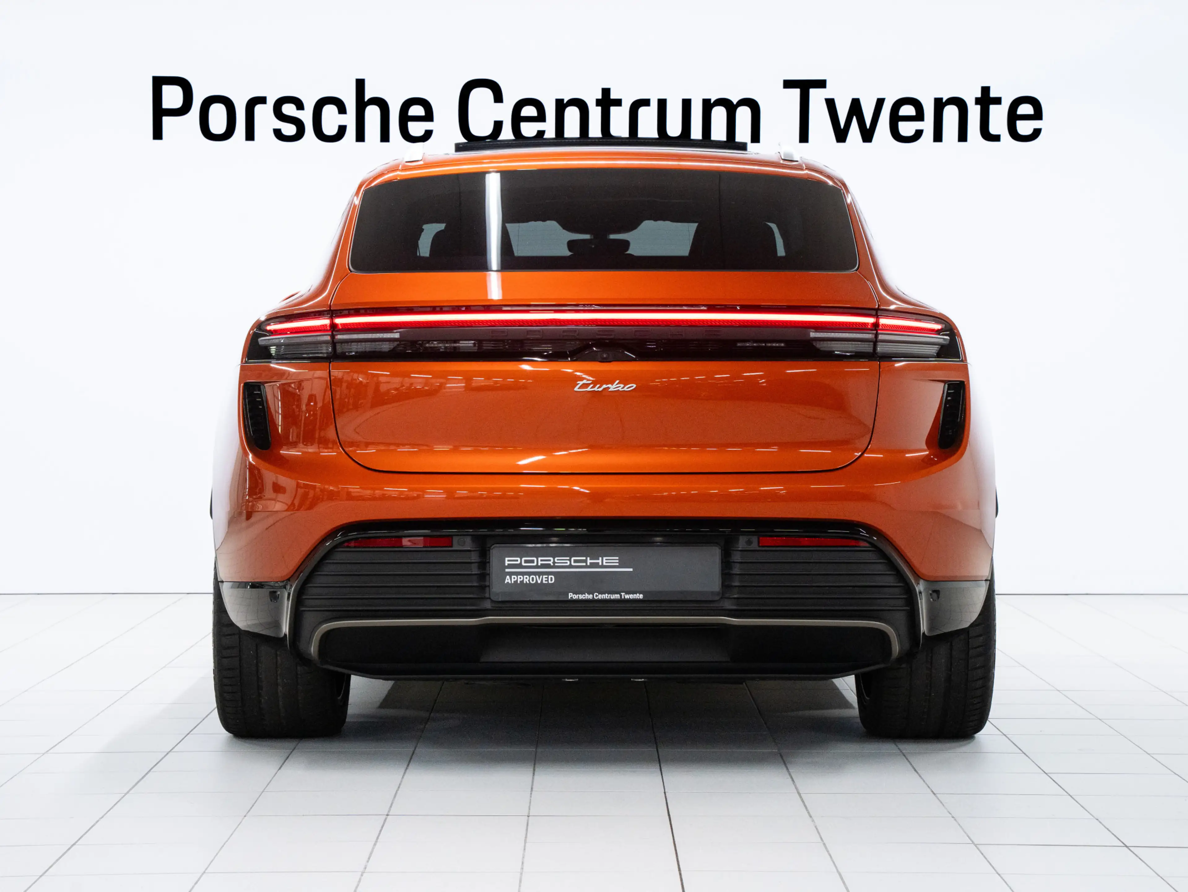 Porsche Macan Turbo — photo 5