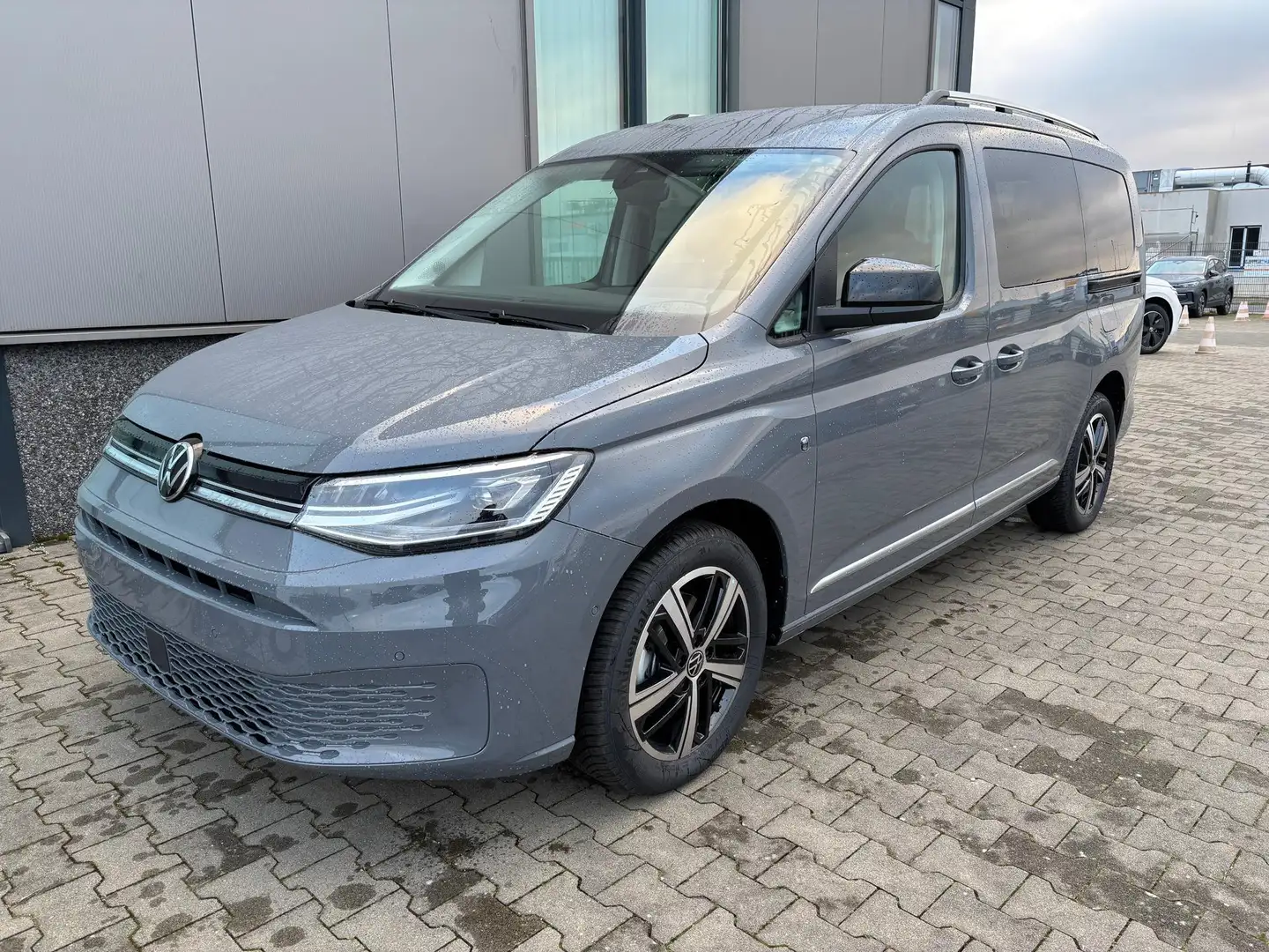 Volkswagen Caddy Style MAXI 7-SITZER 1.5 TSI 115PS DSG/AUTOMATIK... Grau - 1