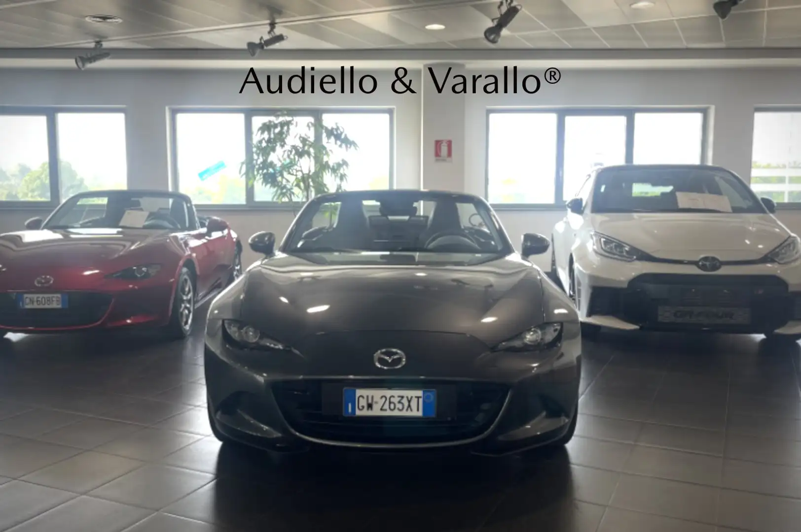 Mazda MX-5 1.5L Skyactiv-G Exclusive-Line Gris - 1