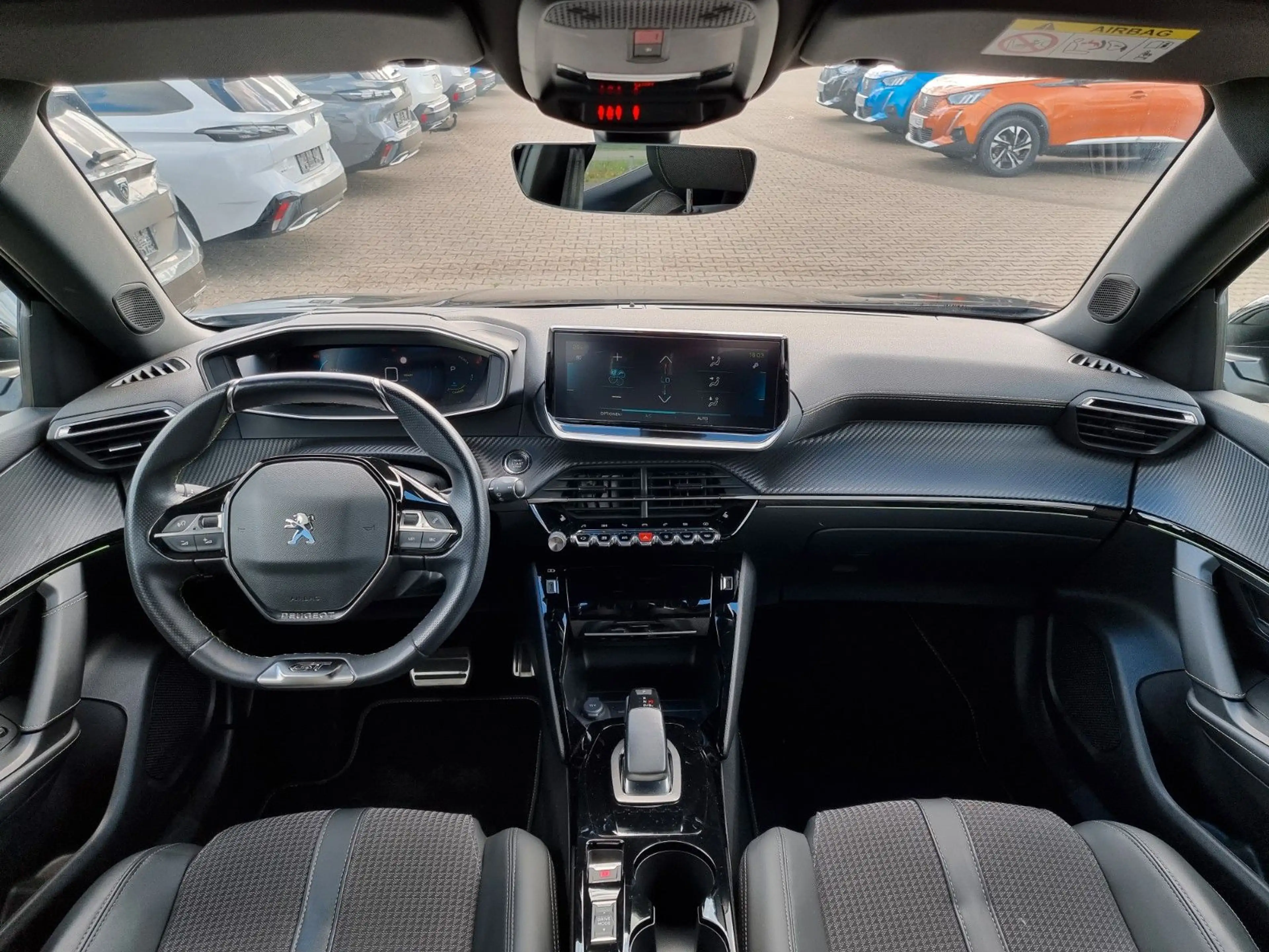 Peugeot e-2008 GT Elektro *LED*CAM*SHZ*NAVI*CARPLAY*ACC* — photo 14