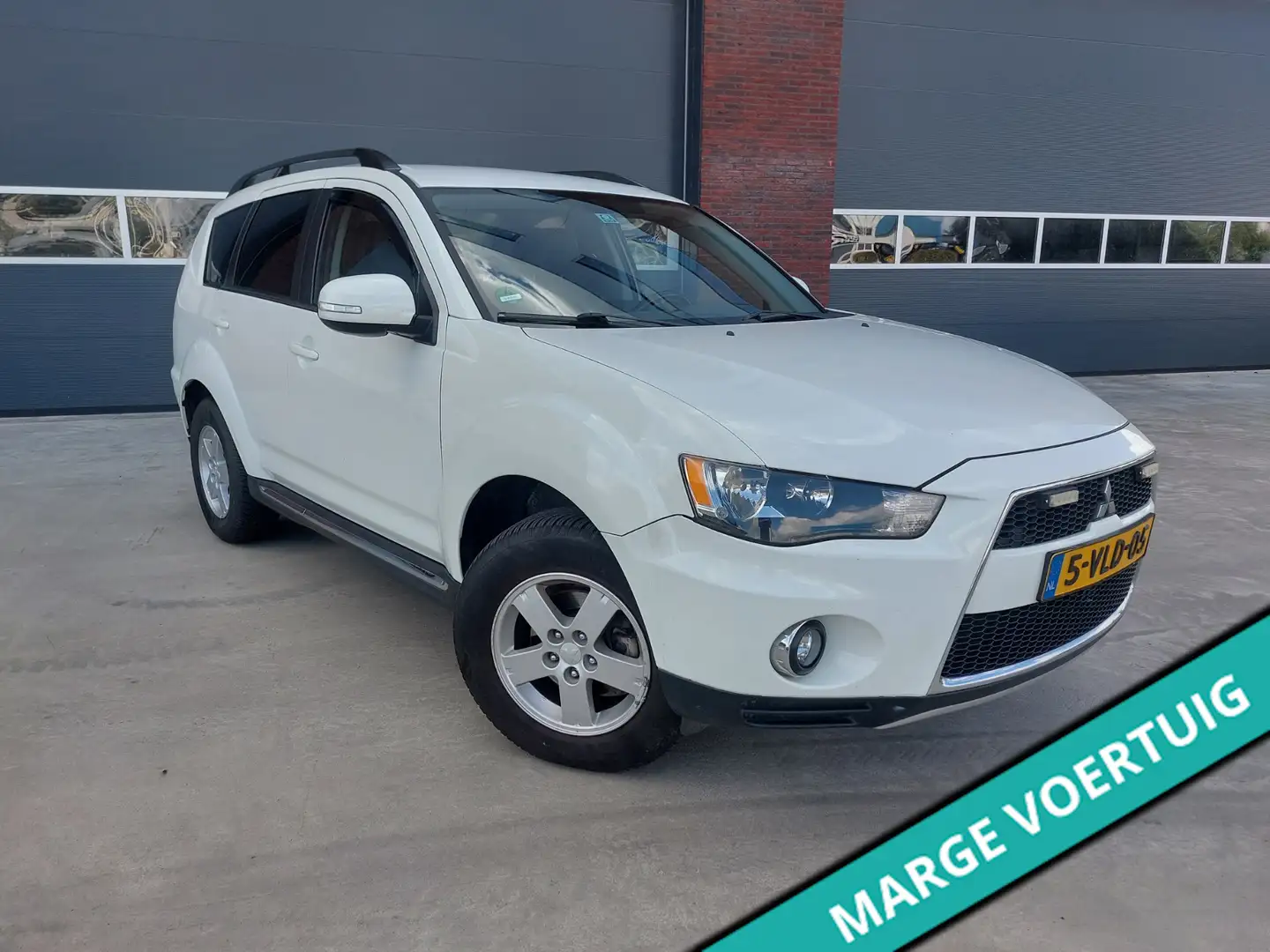 Mitsubishi Outlander 2.2 DI-D Intense VAN 4WD Airco BTW Vrij Blanco - 1