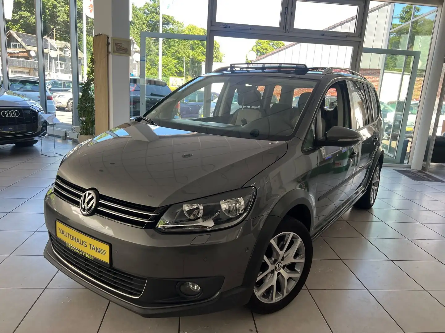 Volkswagen Touran 1.4TSI CrossTouran * 7.Sitzer*PANO*KAMERA Grau - 1