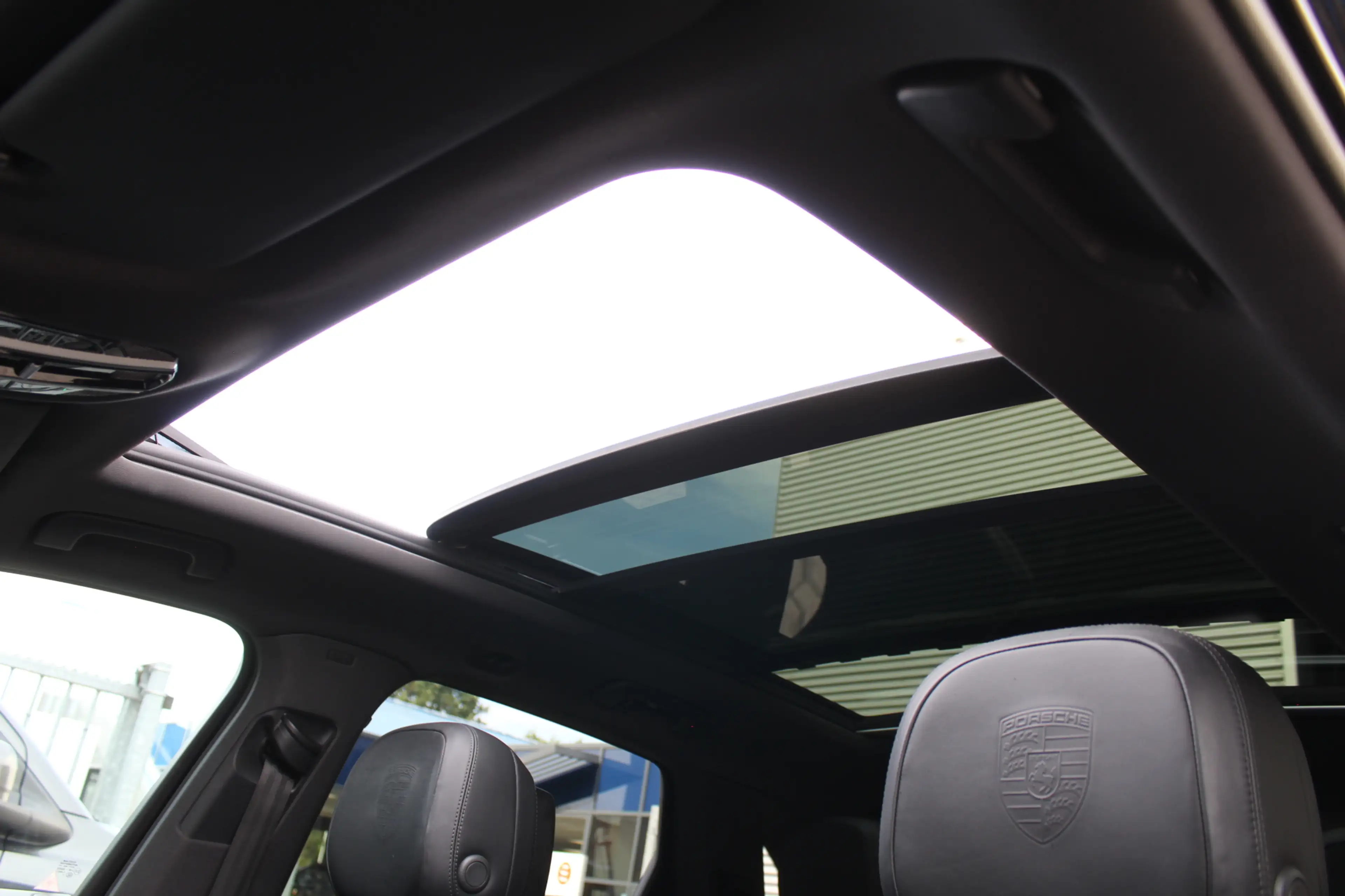 Porsche Cayenne 3.0 E-Hybrid | Fiscaal €101.261,- | BTW | Panorama — photo 9