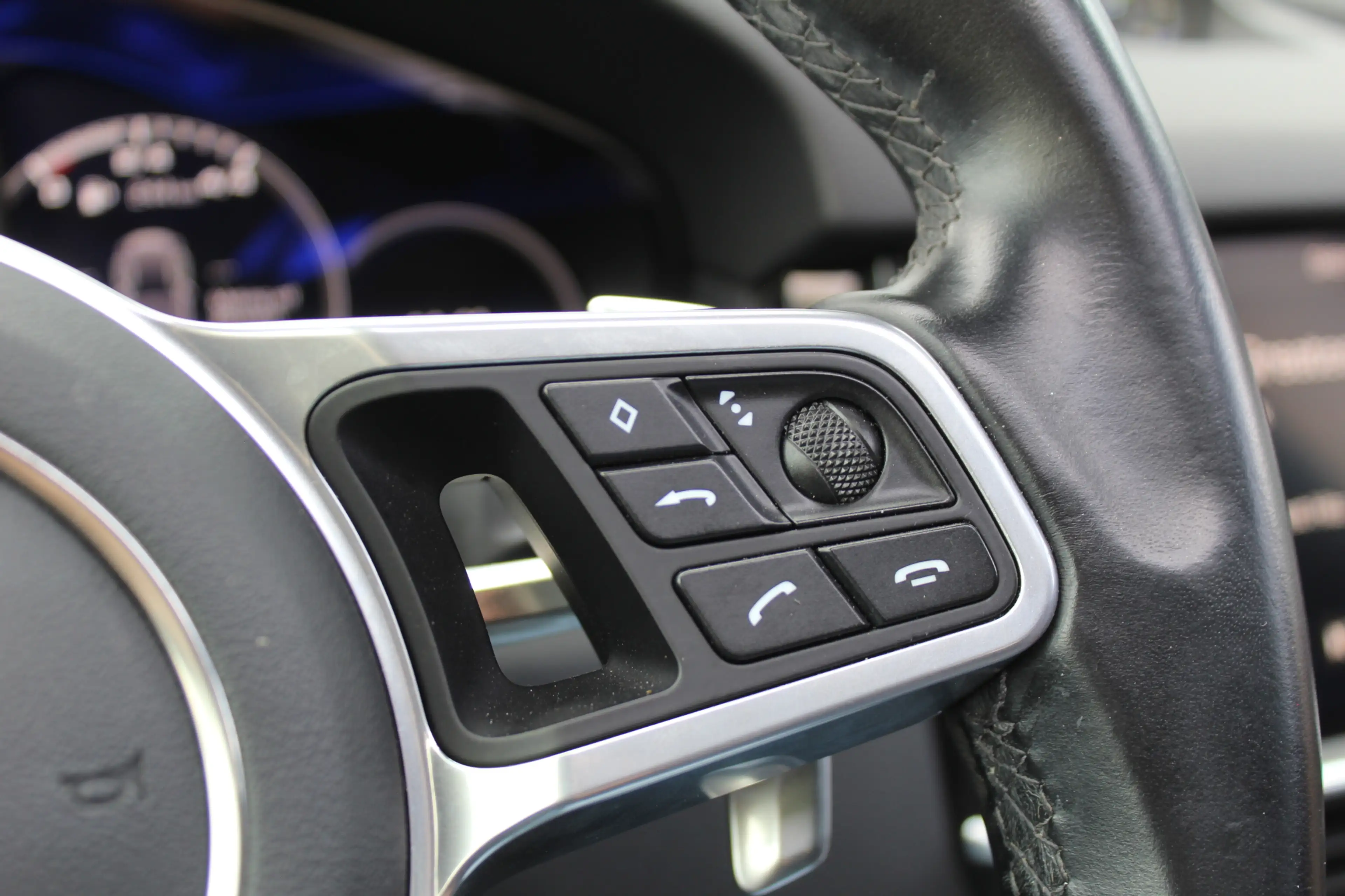 Porsche Cayenne 3.0 E-Hybrid | Fiscaal €101.261,- | BTW | Panorama — photo 13
