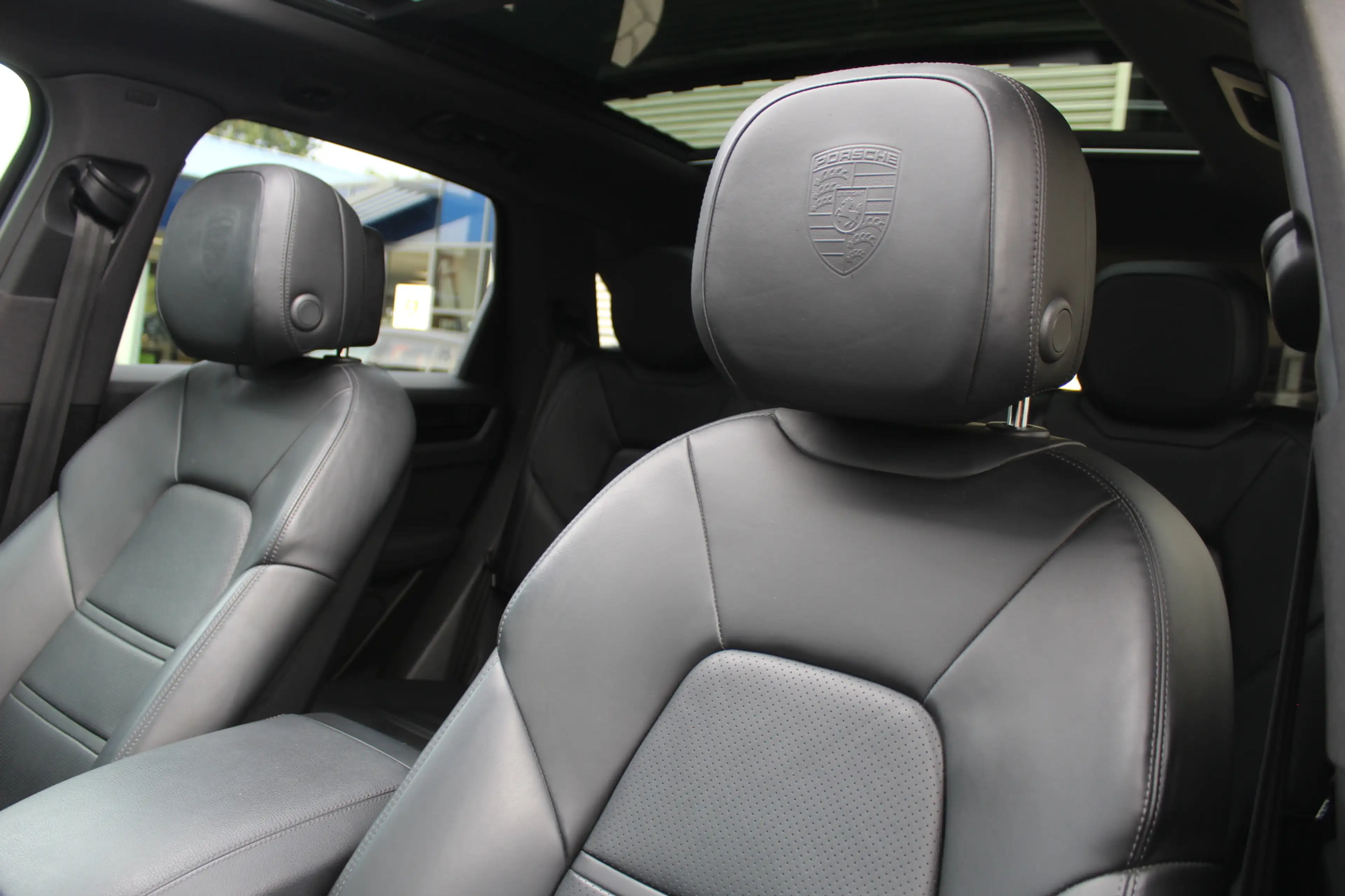 Porsche Cayenne 3.0 E-Hybrid | Fiscaal €101.261,- | BTW | Panorama — photo 8
