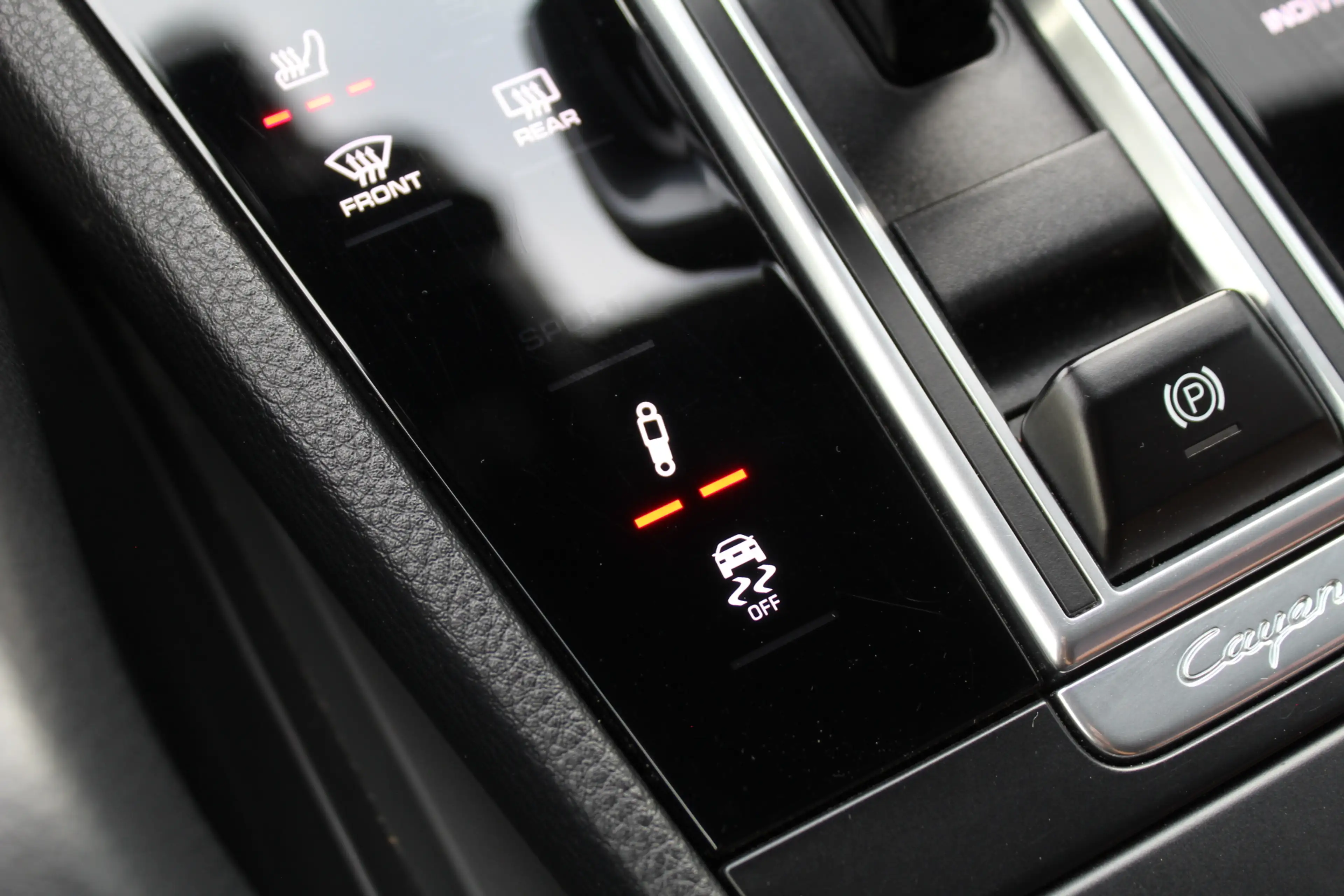 Porsche Cayenne 3.0 E-Hybrid | Fiscaal €101.261,- | BTW | Panorama — photo 35